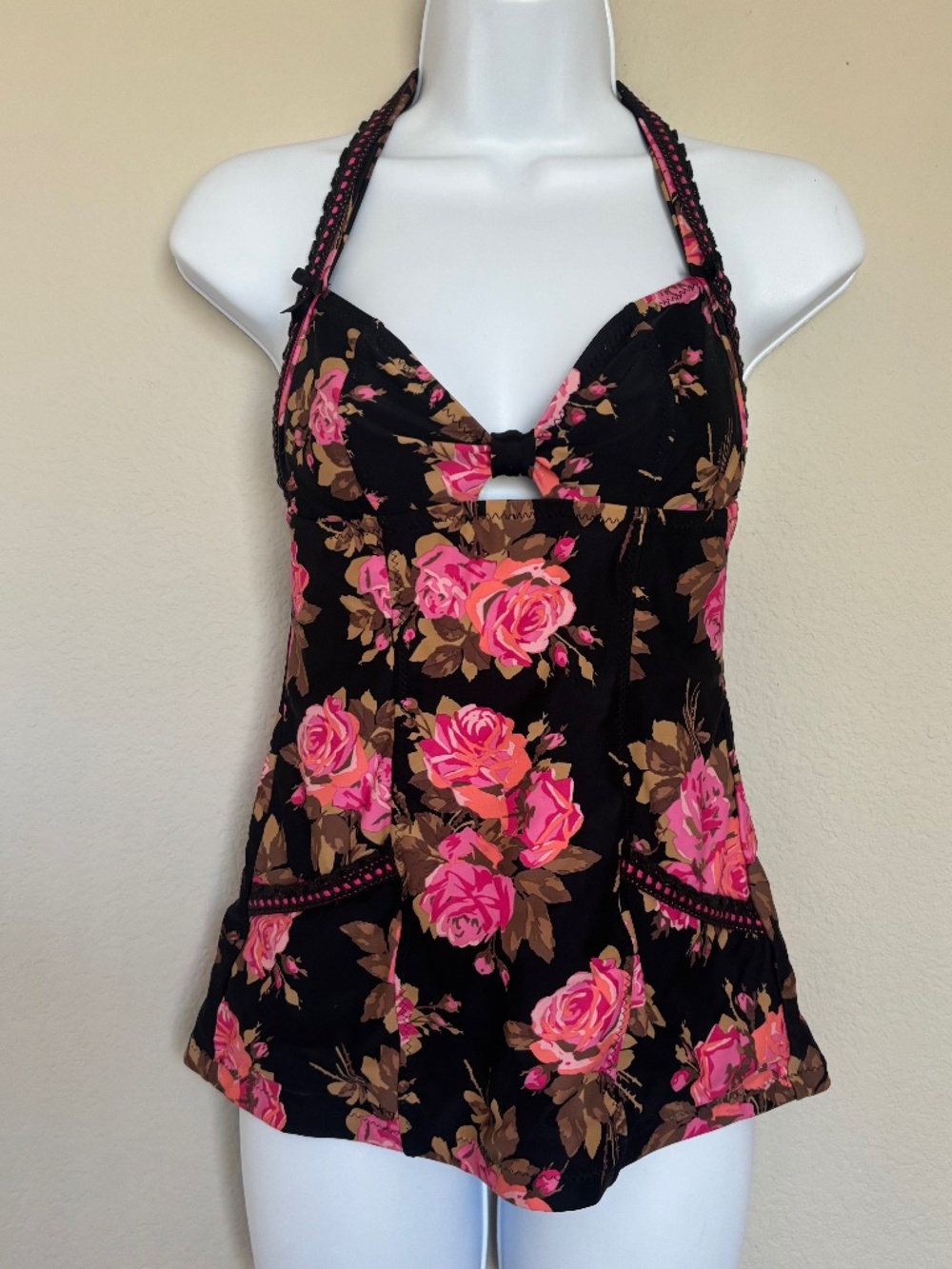 Betsey Johnson Swim Tankini Top Made in USA Halter Roses Keyhole Women's Size S